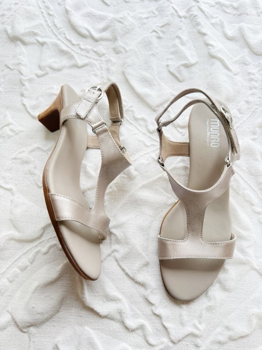 Munro Marta Taupe Metallic Sandal Size 11W